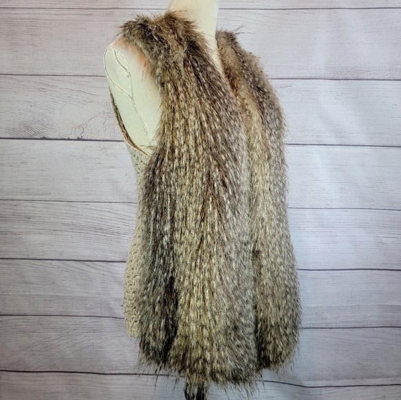 ELLA Moss Lyla Faux Fur Vest Knit Back Beige Size Medium - Picture 6 of 9